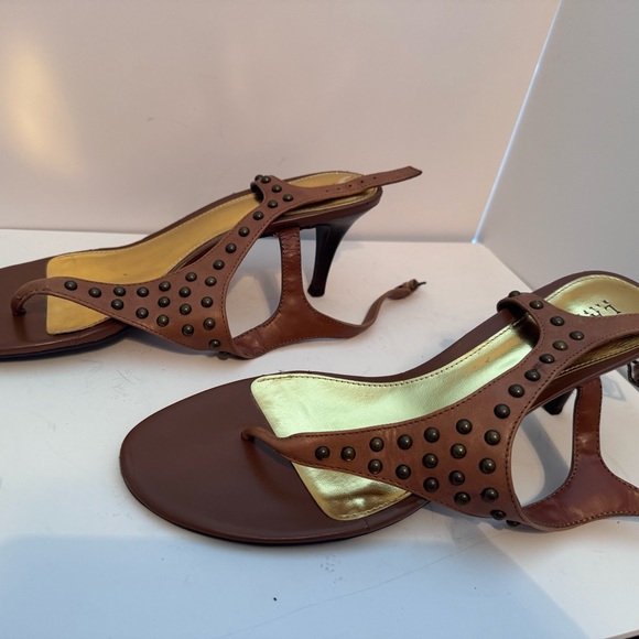 Beautiful tan leather Ralph Lauren, size 10, 3 inch  heel  sandal. - Picture 3 of 8